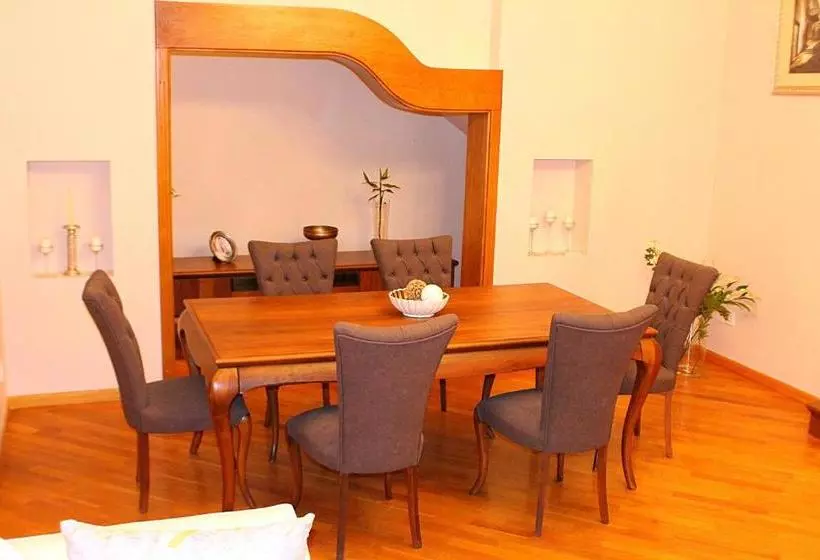 هتل Sapphire Zagulba