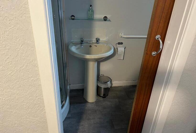 בית מלון כפרי The Clifton Seafront