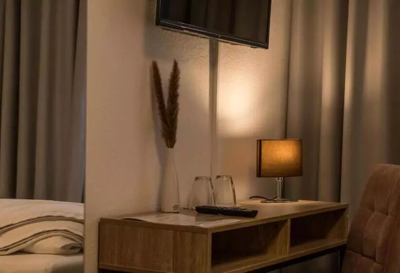 پانسیون Altstadt Hotel Self Check In