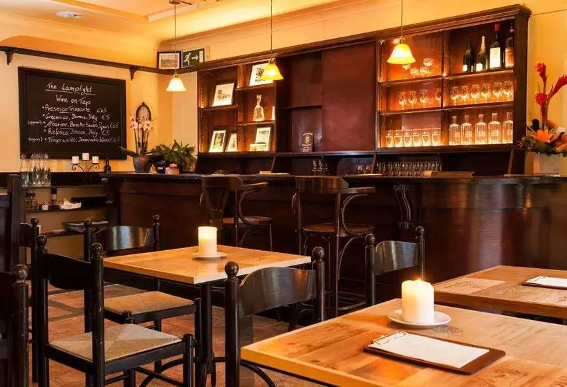 ペンション Arch Guesthouse