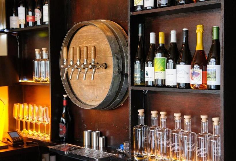 פנסיון Arch Guesthouse