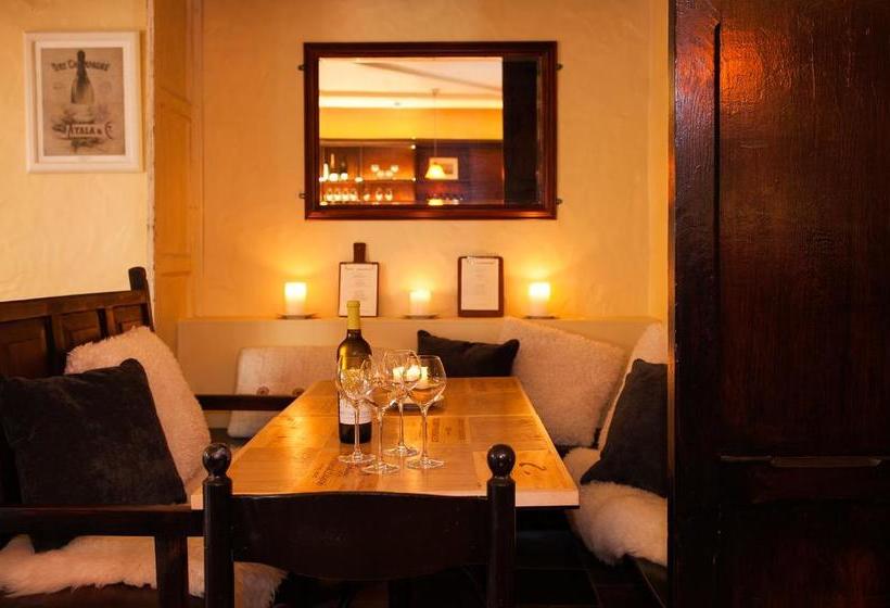 פנסיון Arch Guesthouse