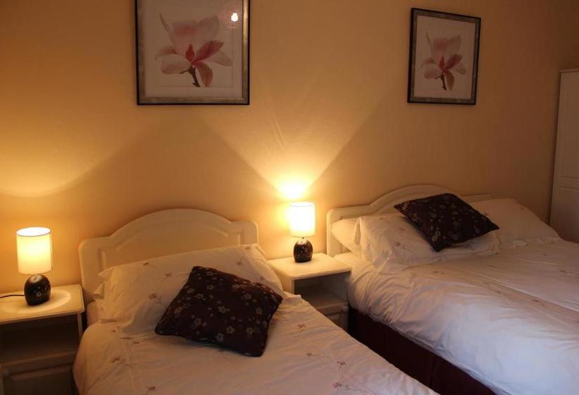 פנסיון Arch Guesthouse