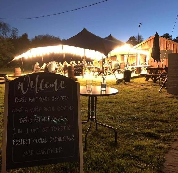 פנסיון Blue Ball Inn, Sandygate, Exeter