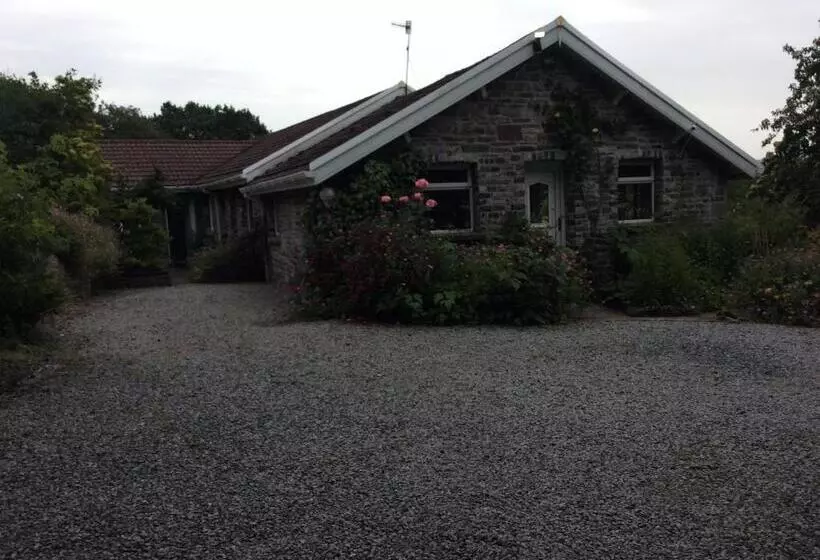 Majatalo Cwmbach Guest House