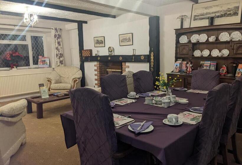 膳宿费 Cwmbach Guest House