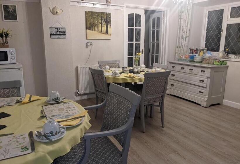 膳宿费 Cwmbach Guest House