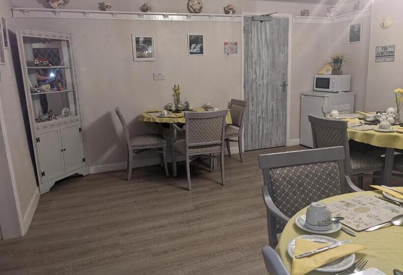 膳宿费 Cwmbach Guest House