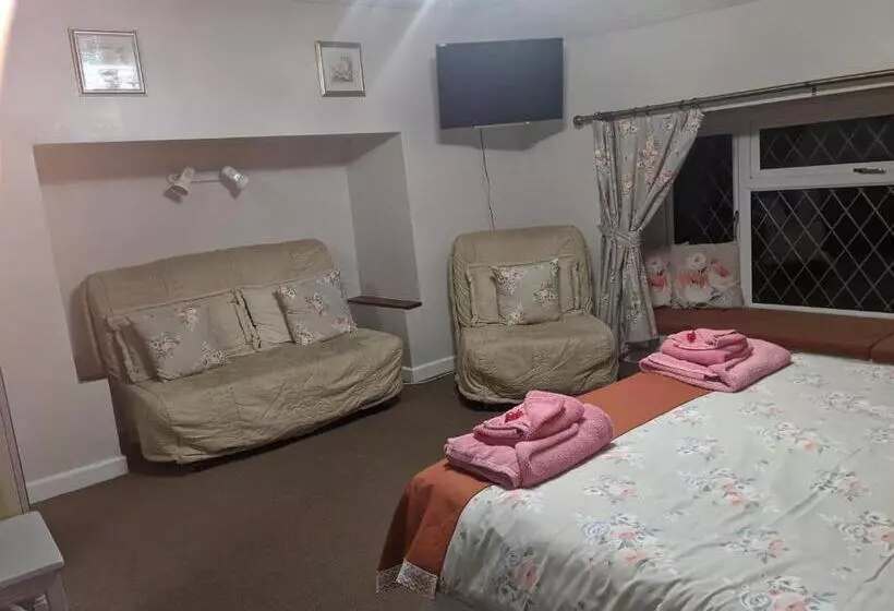 Majatalo Cwmbach Guest House