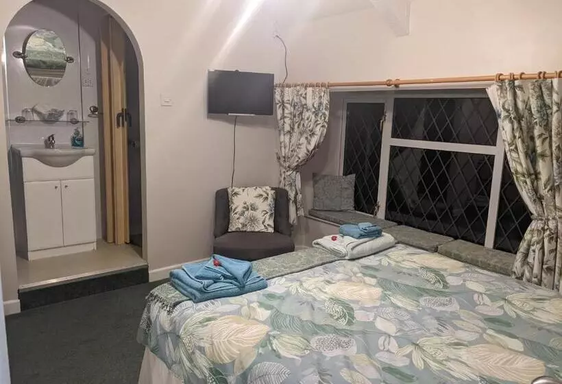 Majatalo Cwmbach Guest House