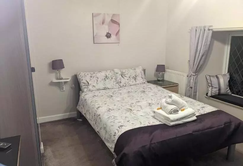 Majatalo Cwmbach Guest House