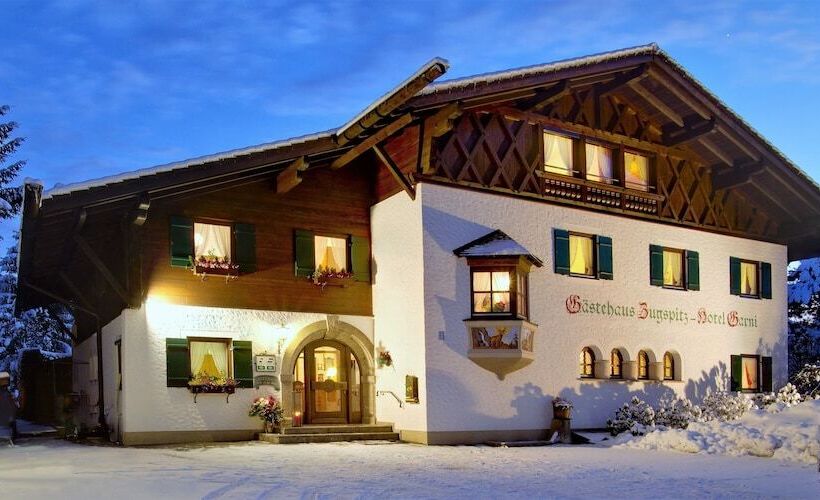 פנסיון Garni Zugspitz