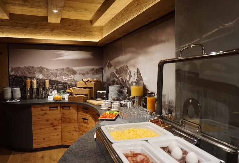 פנסיון Garni Zugspitz