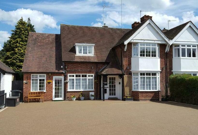 Pensió Hampton Lodge En Suite Rooms With Free Parking