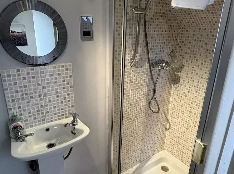 Majatalo Rylands Farmhouse