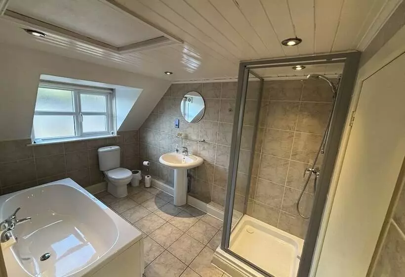 Majatalo Rylands Farmhouse