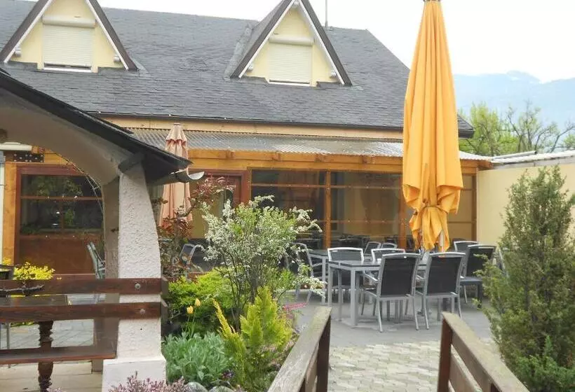 ユースホステル Relais De La Sarvaz