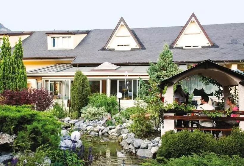 ユースホステル Relais De La Sarvaz