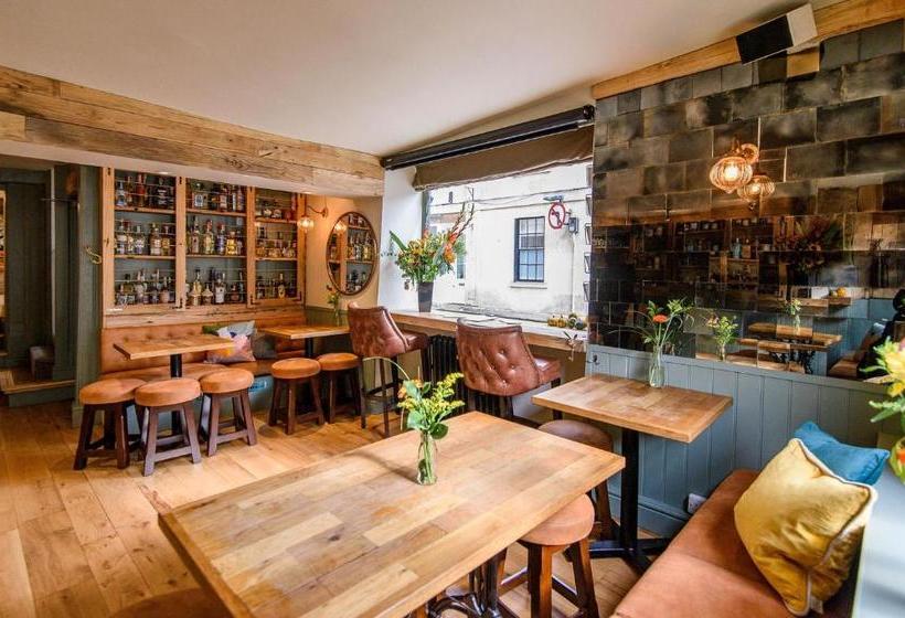 Общежитие The Griffin Inn