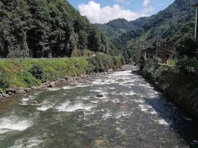 ホテル Dere