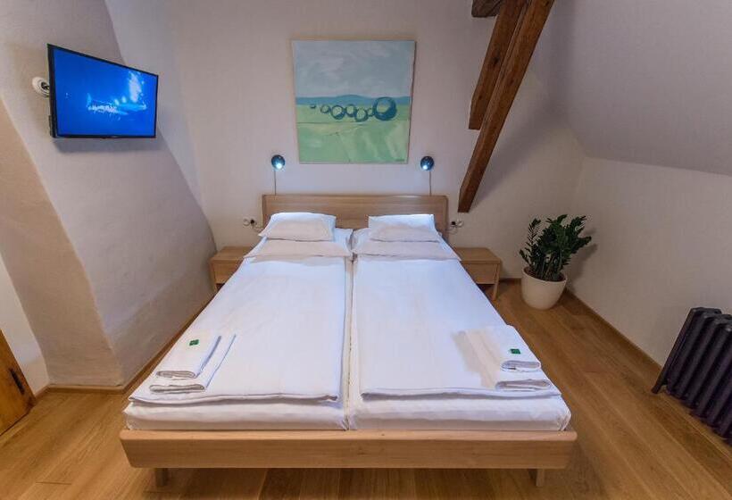 펜션 Alt Straninger