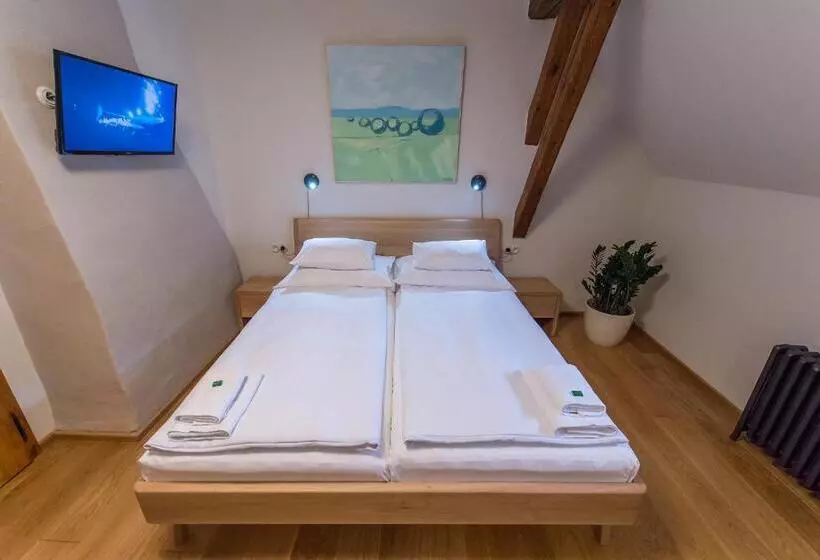 ペンション Alt Straninger