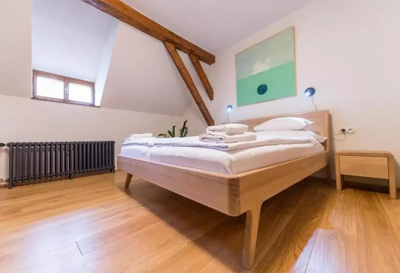 ペンション Alt Straninger