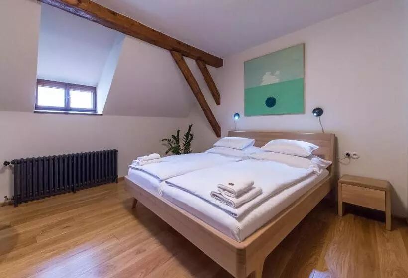 ペンション Alt Straninger