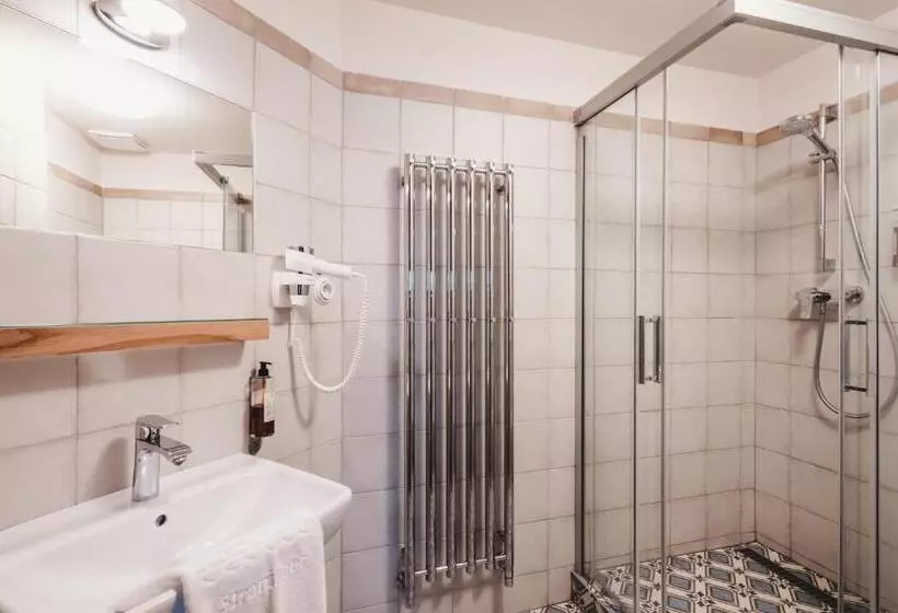 ペンション Alt Straninger