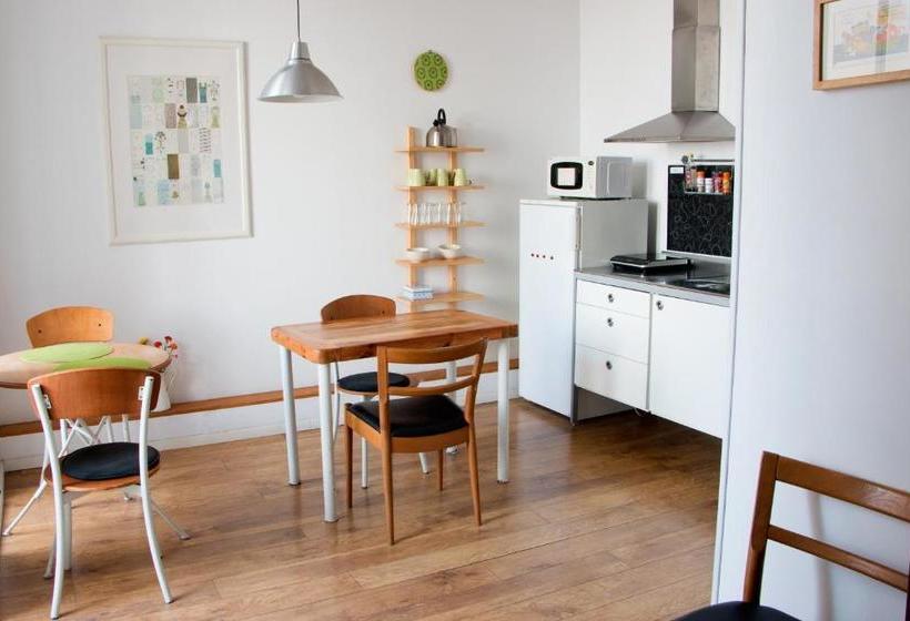 Пансион Bed And Beach Barcelona