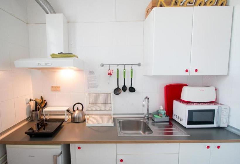 Пансион Bed And Beach Barcelona