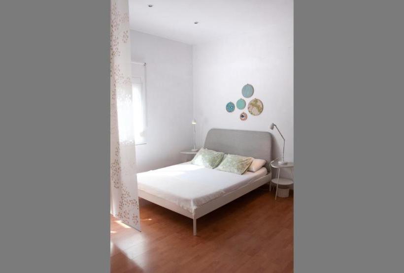 Пансион Bed And Beach Barcelona