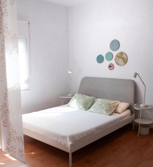 Пансион Bed And Beach Barcelona