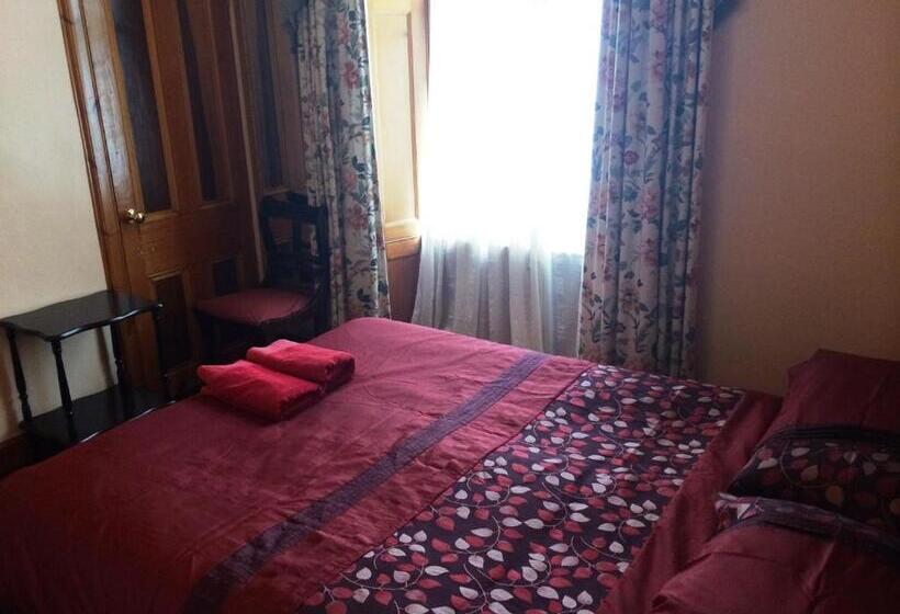 פנסיון Bellevue Guest House