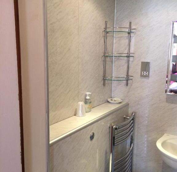 פנסיון Bellevue Guest House