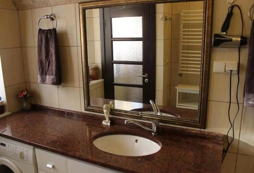 پانسیون Columba Livia Guesthouse