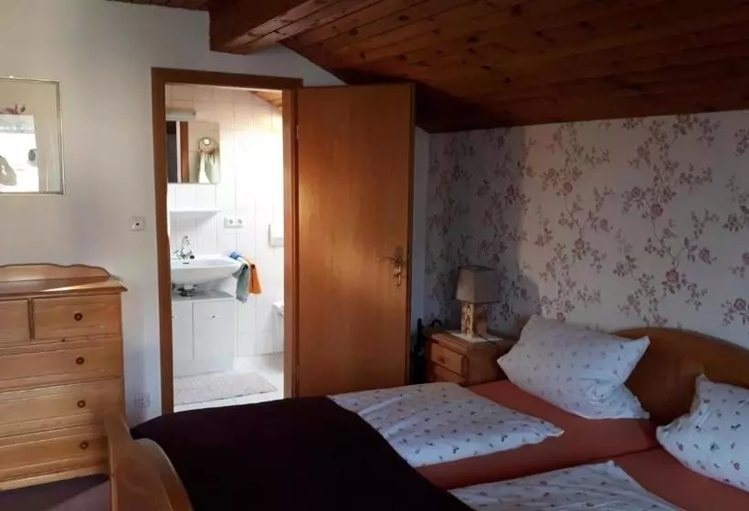 Majatalo Gästehaus Pöppl