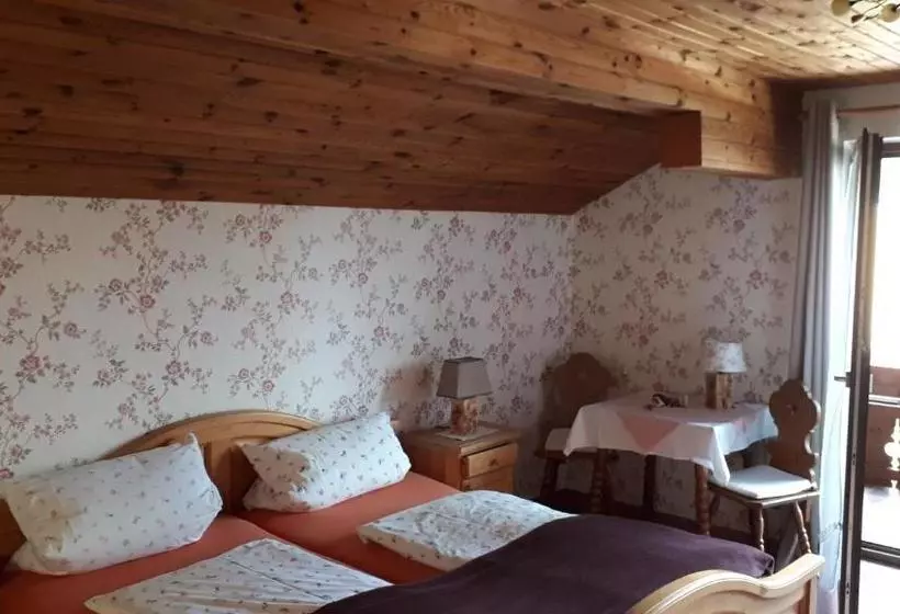 Majatalo Gästehaus Pöppl