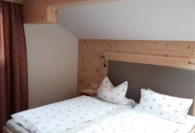 Majatalo Gästehaus Pöppl