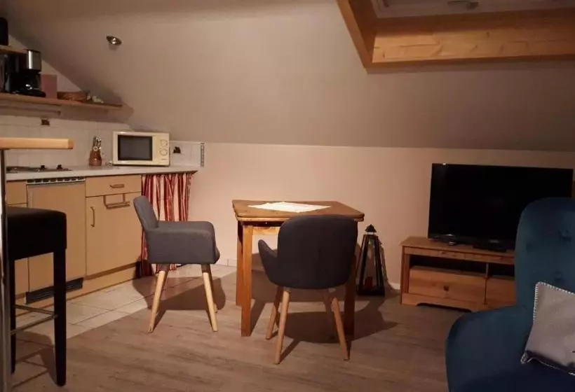 Majatalo Gästehaus Pöppl