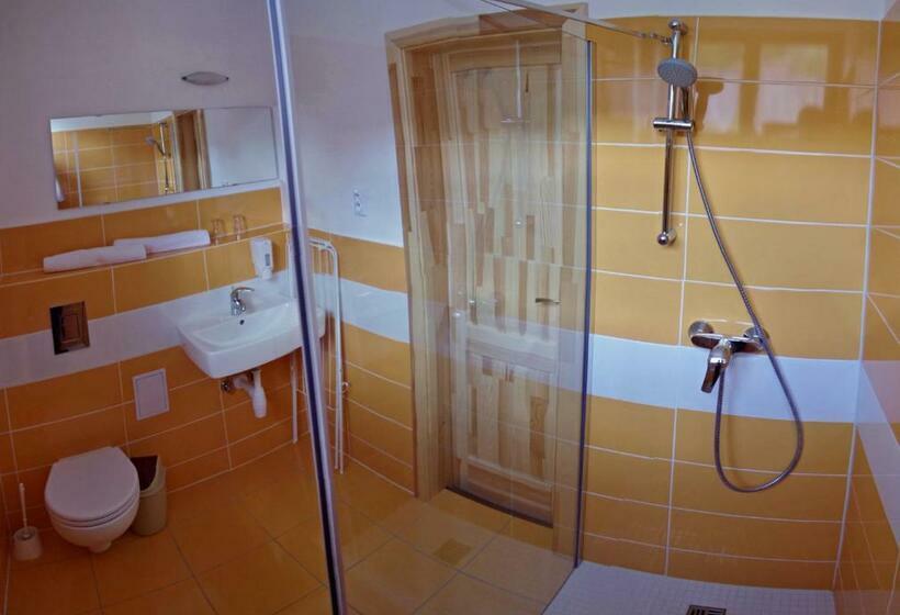 פנסיון Penzion Limba