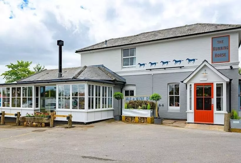 Majatalo The Running Horse