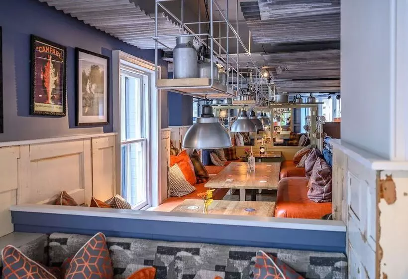 Majatalo The Running Horse