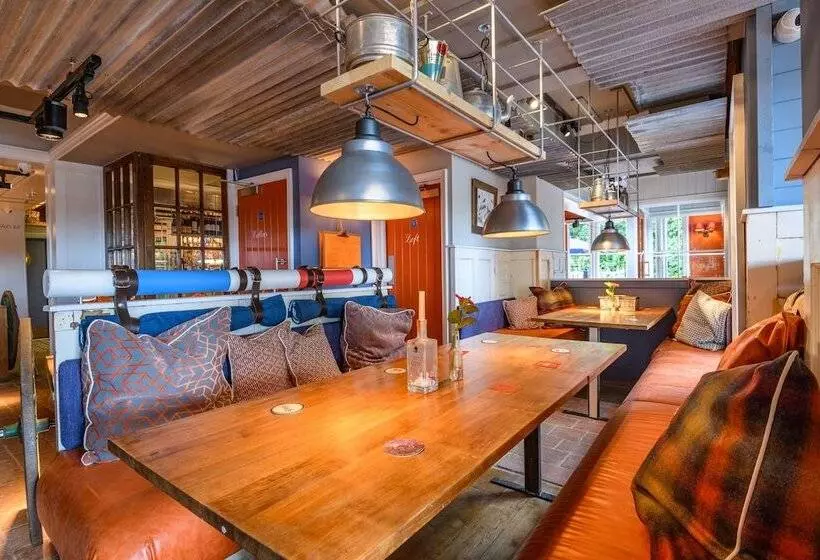 Majatalo The Running Horse