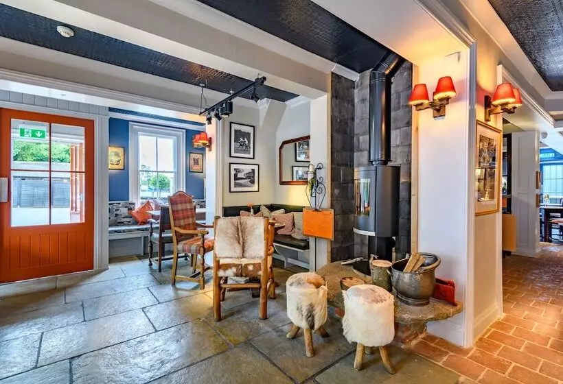 Majatalo The Running Horse