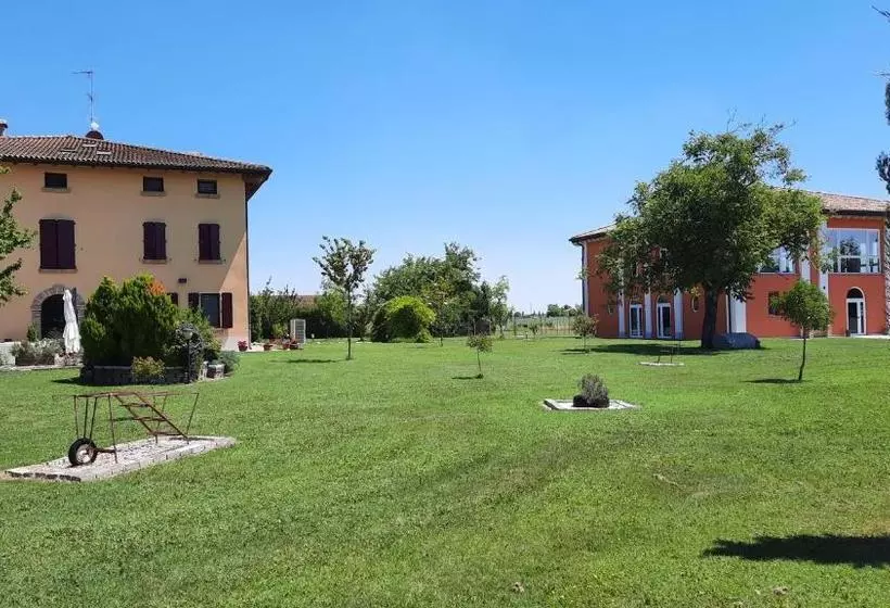 Hotelli Agriturismo Al Navile