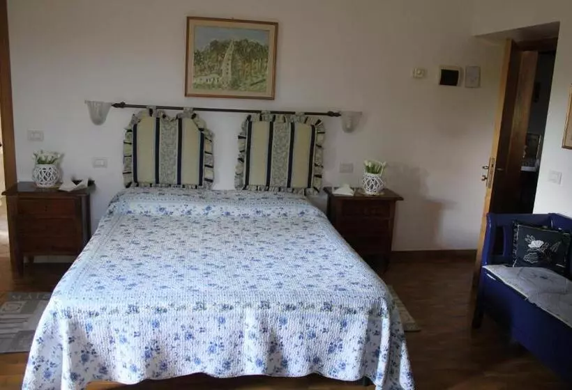 هتل Agriturismo Casale Le Burgne