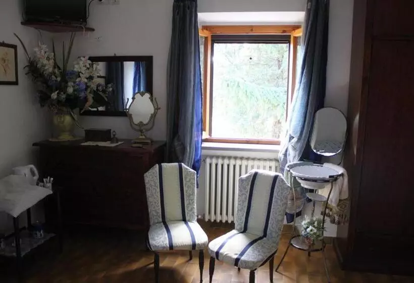 هتل Agriturismo Casale Le Burgne