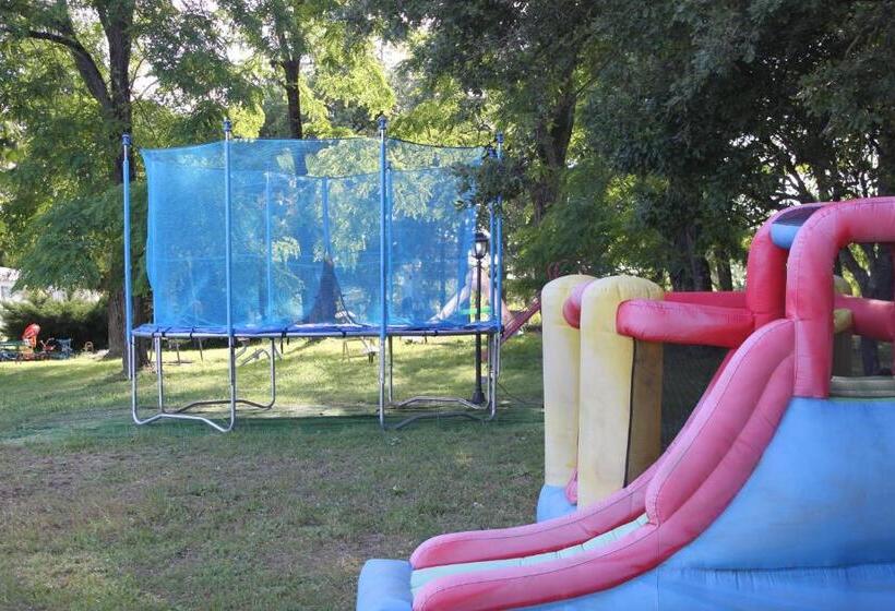 ホテル Agriturismo Casale Le Burgne