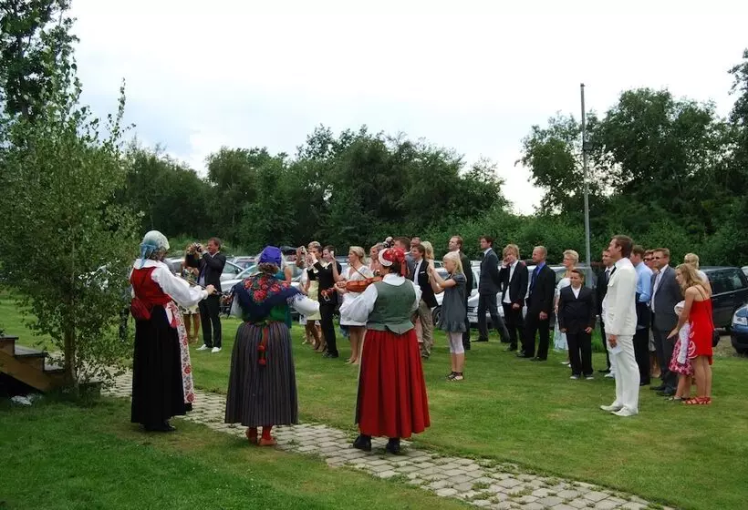 Mellbystrand Vandrarhem & Stugor Solstickan